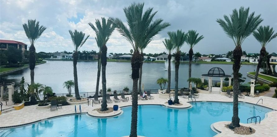 Condo in Punta Gorda, Florida, 2 bedrooms № 2200267