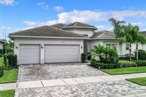 House in Bonita Springs, Florida 3 bedrooms, 311.59 sq.m. № 1931537 - photo 9