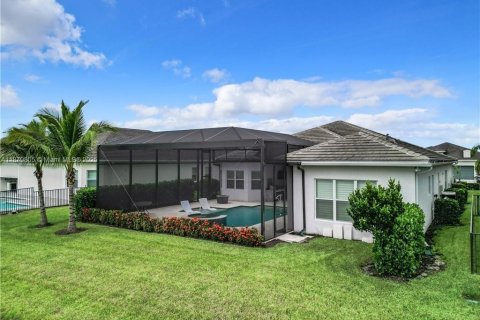 House in Bonita Springs, Florida 3 bedrooms, 311.59 sq.m. № 1931537 - photo 10