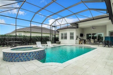 House in Bonita Springs, Florida 3 bedrooms, 311.59 sq.m. № 1931537 - photo 1