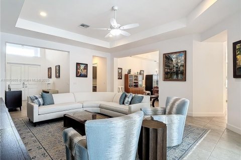 House in Bonita Springs, Florida 3 bedrooms, 311.59 sq.m. № 1931537 - photo 16