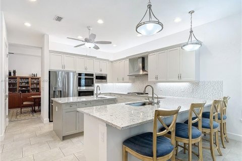 House in Bonita Springs, Florida 3 bedrooms, 311.59 sq.m. № 1931537 - photo 12