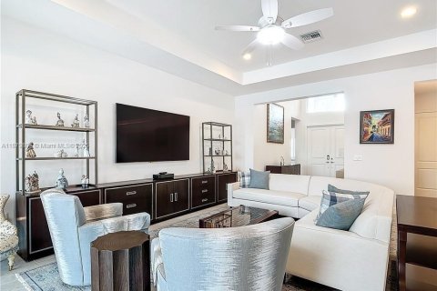 House in Bonita Springs, Florida 3 bedrooms, 311.59 sq.m. № 1931537 - photo 15