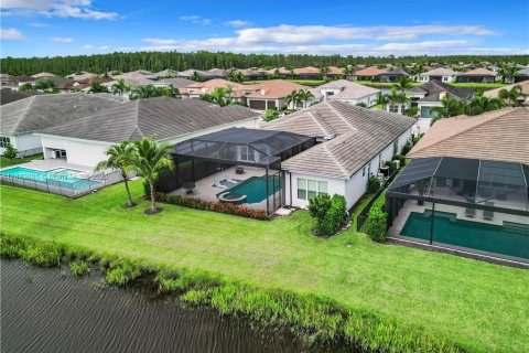 House in Bonita Springs, Florida 3 bedrooms, 311.59 sq.m. № 1931537 - photo 8