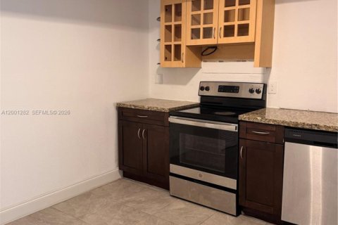 Снять в аренду виллу или дом в Мирамар, Флорида 2 спальни, 172.43м2, № 2065389 - фото 5