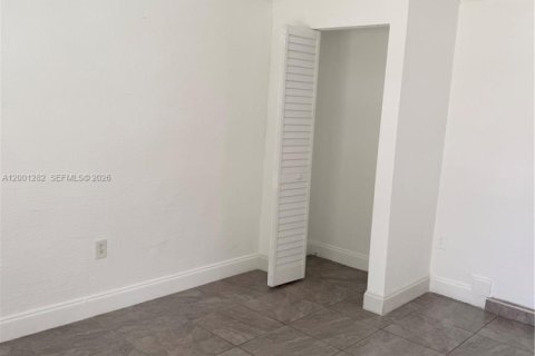 Снять в аренду виллу или дом в Мирамар, Флорида 2 спальни, 172.43м2, № 2065389 - фото 17