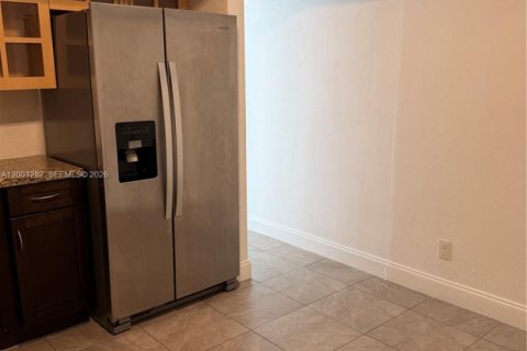 Снять в аренду виллу или дом в Мирамар, Флорида 2 спальни, 172.43м2, № 2065389 - фото 6