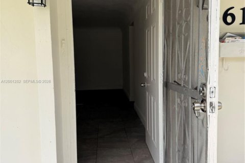 Дом в Мирамар, Флорида 2 спальни, 172.43м2 № 2065389