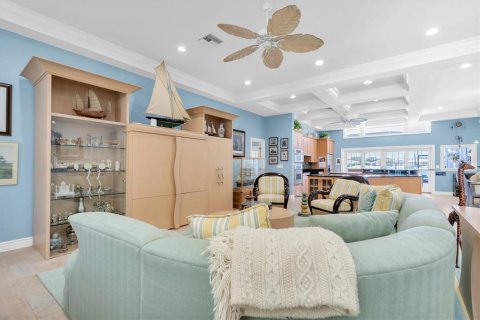 House in Clearwater, Florida 4 bedrooms, 396.23 sq.m. № 1733495 - photo 8