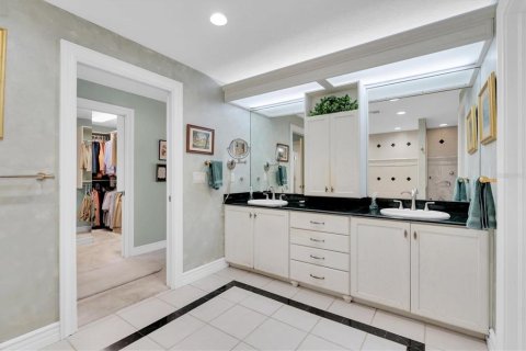 House in Clearwater, Florida 4 bedrooms, 396.23 sq.m. № 1733495 - photo 26