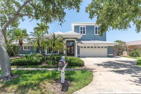House in Clearwater, Florida 4 bedrooms, 396.23 sq.m. № 1733495 - photo 2