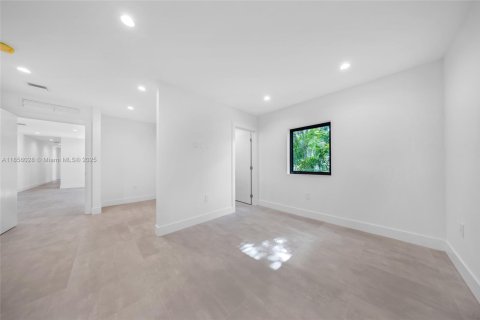 Propiedad comercial en venta en Miami, Florida № 1891399 - foto 27