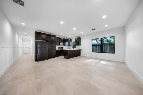 Propiedad comercial en venta en Miami, Florida № 1891399 - foto 4