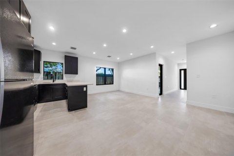 Propiedad comercial en venta en Miami, Florida № 1891399 - foto 5