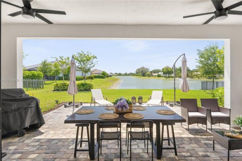 Casa en alquiler en Oakland Park, Florida, 3 dormitorios, 232.26 m2 № 2085963 - foto 4