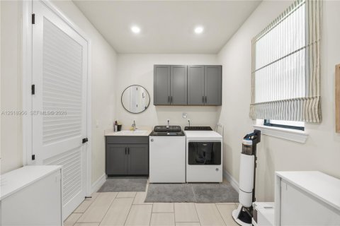 Casa en alquiler en Oakland Park, Florida, 3 dormitorios, 232.26 m2 № 2085963 - foto 23