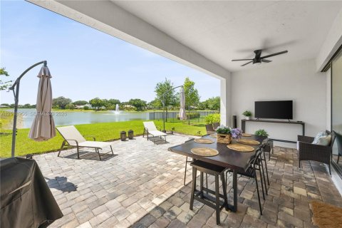 Casa en alquiler en Oakland Park, Florida, 3 dormitorios, 232.26 m2 № 2085963 - foto 30