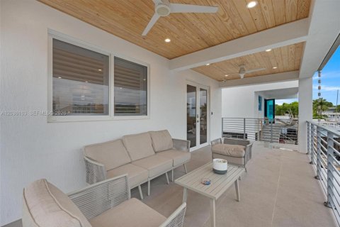 House in Key Largo, Florida 3 bedrooms, 116.13 sq.m. № 2185901 - photo 6
