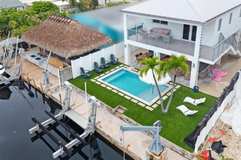 House in Key Largo, Florida 3 bedrooms, 116.13 sq.m. № 2185901 - photo 4