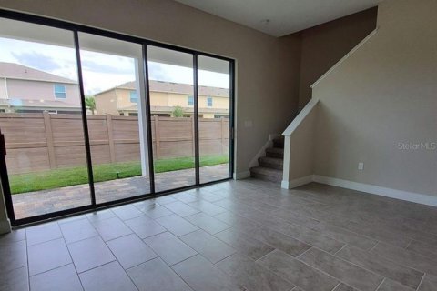 Townhouse in Davenport, Florida 4 bedrooms, 164.44 sq.m. № 1677470 - photo 3