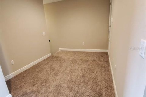 Townhouse in Davenport, Florida 4 bedrooms, 164.44 sq.m. № 1677470 - photo 10