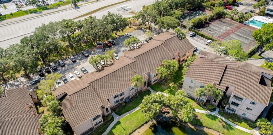 Condominio en Davie, Florida, 2 dormitorios № 1160451