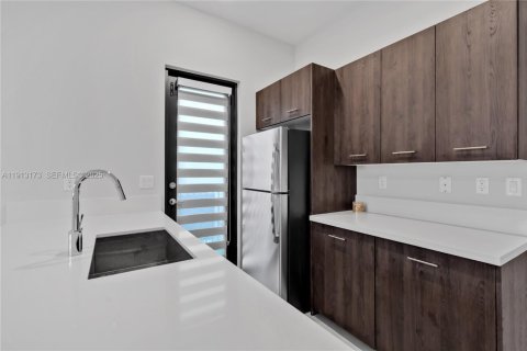 Снять в аренду виллу или дом в Мирамар, Флорида 5 спален, 337.51м2, № 1969329 - фото 19