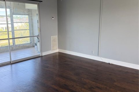 Снять в аренду кондоминиум в Дирфилд-Бич, Флорида 1 спальня, 61.32м2, № 2004183 - фото 6