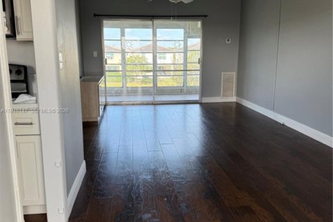 Снять в аренду кондоминиум в Дирфилд-Бич, Флорида 1 спальня, 61.32м2, № 2004183 - фото 2