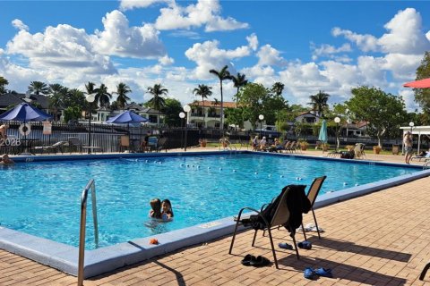 Apartamento en alquiler en Hallandale Beach, Florida, 1 dormitorio, 76.18 m2 № 2010580 - foto 19