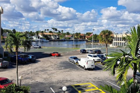 Apartamento en alquiler en Hallandale Beach, Florida, 1 dormitorio, 76.18 m2 № 2010580 - foto 17