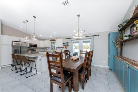House in Port Charlotte, Florida 3 bedrooms, 152.36 sq.m. № 1900115 - photo 20