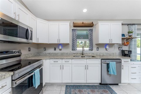 House in Port Charlotte, Florida 3 bedrooms, 152.36 sq.m. № 1900115 - photo 16