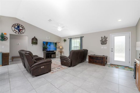House in Port Charlotte, Florida 3 bedrooms, 152.36 sq.m. № 1900115 - photo 7