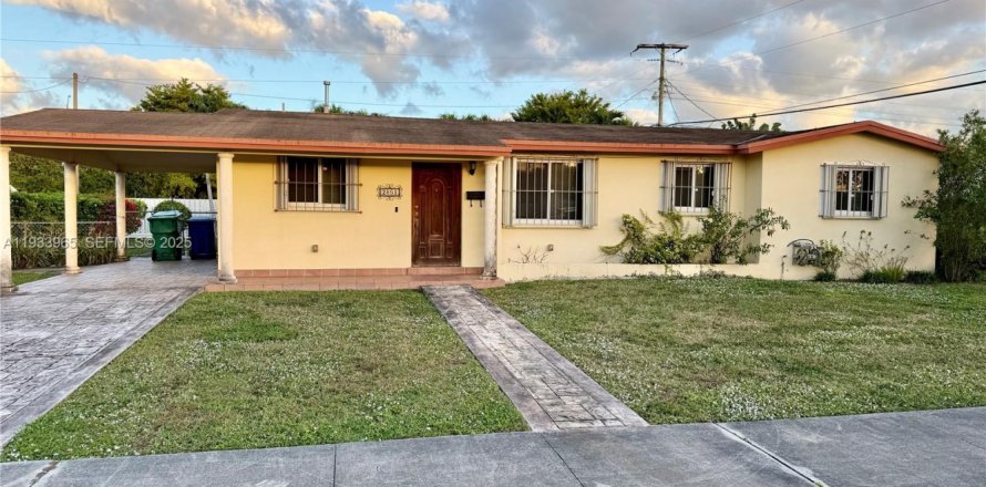 Casa en Miami, Florida 4 dormitorios, 130.16 m2 № 1993233