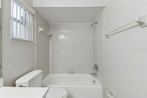 Casa en alquiler en Kissimmee, Florida, 3 dormitorios, 108.7 m2 № 2093620 - foto 16