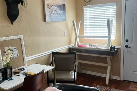 Propiedad comercial en venta en Brandon, Florida, 125.6 m2 № 1858379 - foto 13