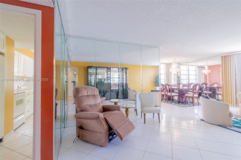 Copropriété à vendre à Sunny Isles Beach, Floride: 2 chambres, 166.2 m2 № 1920258 - photo 25