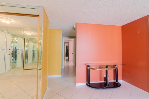 Copropriété à vendre à Sunny Isles Beach, Floride: 2 chambres, 166.2 m2 № 1920258 - photo 28