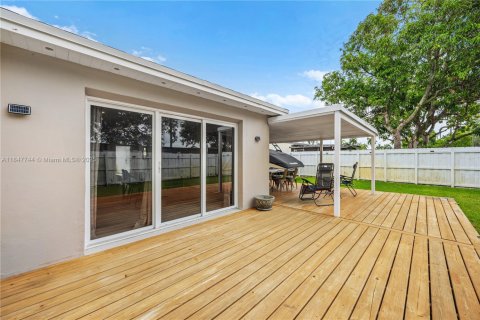 Villa ou maison à vendre à Hollywood, Floride: 3 chambres, 126.81 m2 № 1848992 - photo 28