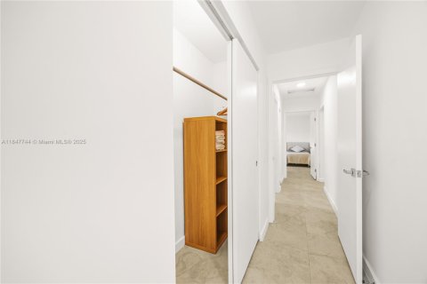 Villa ou maison à vendre à Hollywood, Floride: 3 chambres, 126.81 m2 № 1848992 - photo 20