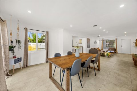 Villa ou maison à vendre à Hollywood, Floride: 3 chambres, 126.81 m2 № 1848992 - photo 7