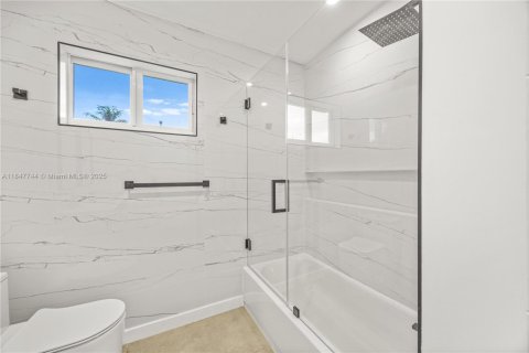 Villa ou maison à vendre à Hollywood, Floride: 3 chambres, 126.81 m2 № 1848992 - photo 24