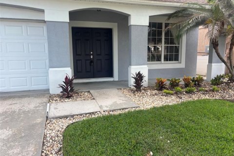 Villa ou maison à louer à Orlando, Floride: 3 chambres, 223.89 m2 № 2107539 - photo 2