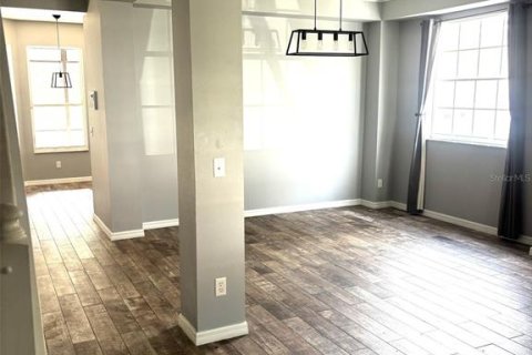 Villa ou maison à louer à Orlando, Floride: 3 chambres, 223.89 m2 № 2107539 - photo 4