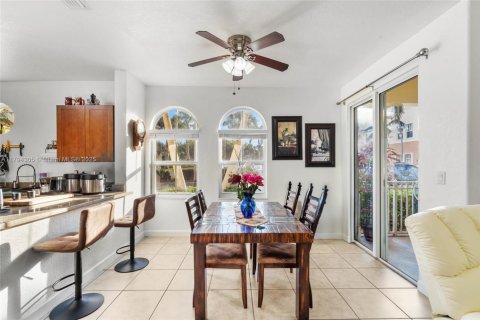 Condo in Miami, Florida, 3 bedrooms  № 1726437 - photo 12