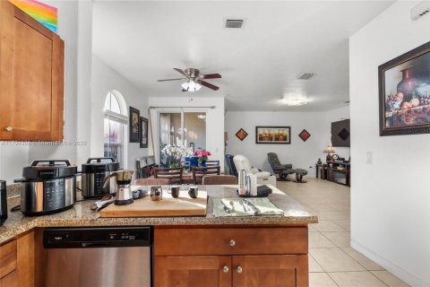 Condo in Miami, Florida, 3 bedrooms  № 1726437 - photo 17