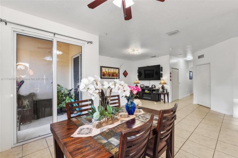 Condo in Miami, Florida, 3 bedrooms  № 1726437 - photo 10
