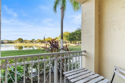 Condo in Miami, Florida, 3 bedrooms  № 1726437 - photo 24