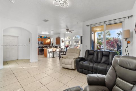 Condo in Miami, Florida, 3 bedrooms  № 1726437 - photo 6
